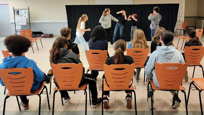 Théâtre foruam ENT1.jpg