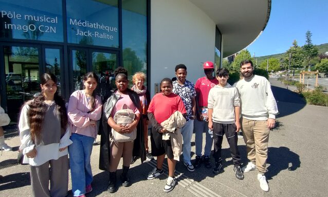 Visite médiathèque Croix-Neyrat gpe réduit.jpg